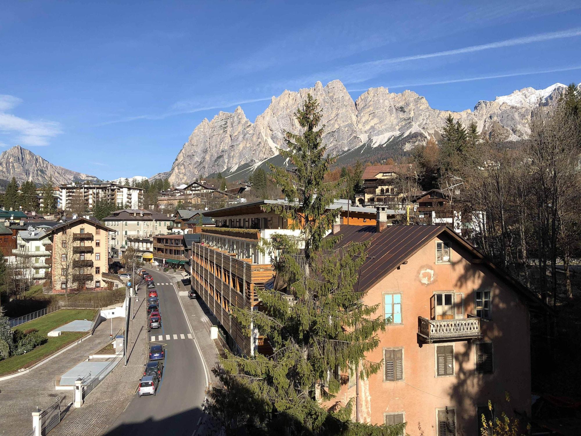 Hotel Majoni Cortina dʼAmpezzo Exterior foto