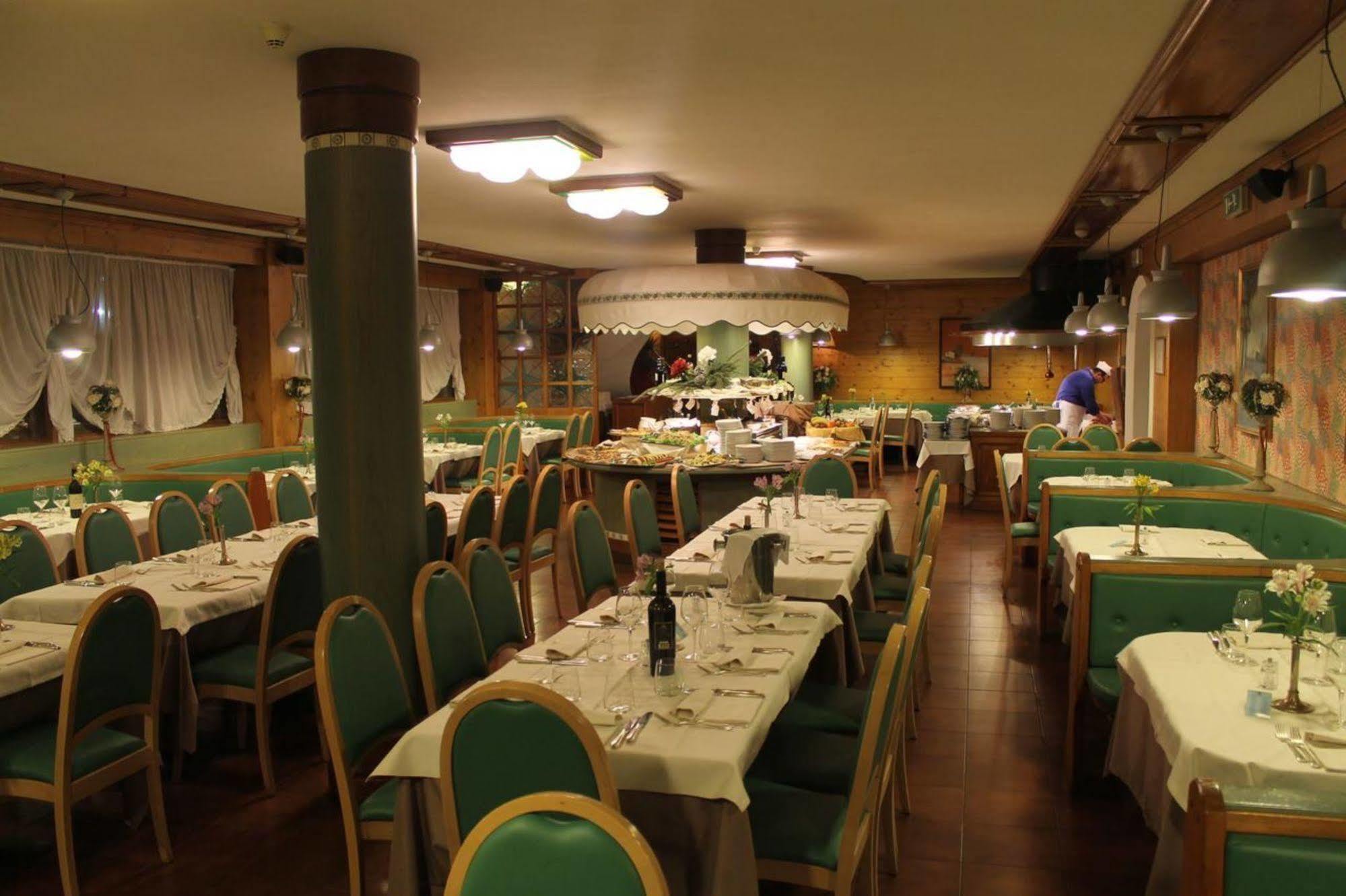 Hotel Majoni Cortina dʼAmpezzo Exterior foto