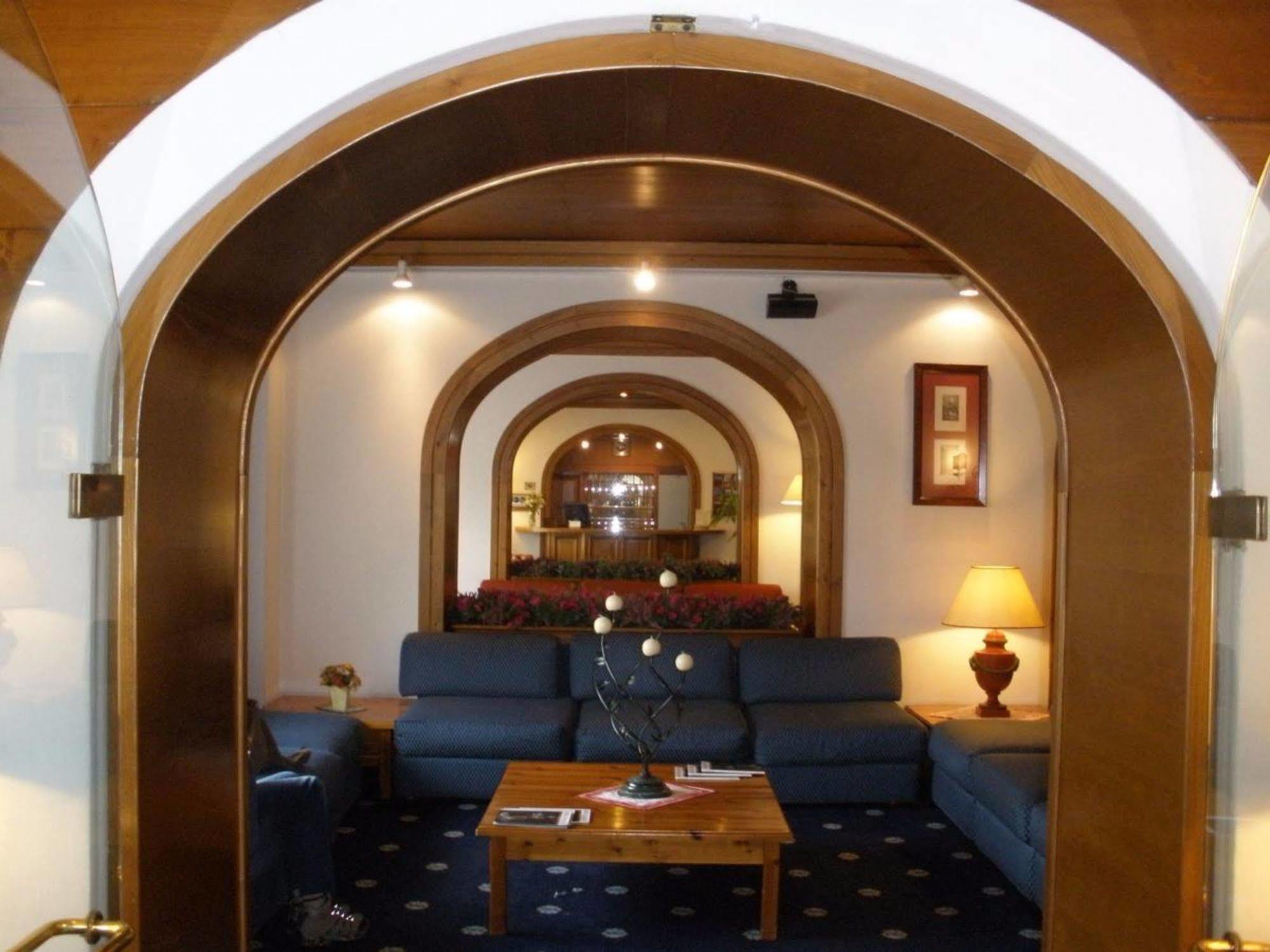 Hotel Majoni Cortina dʼAmpezzo Exterior foto