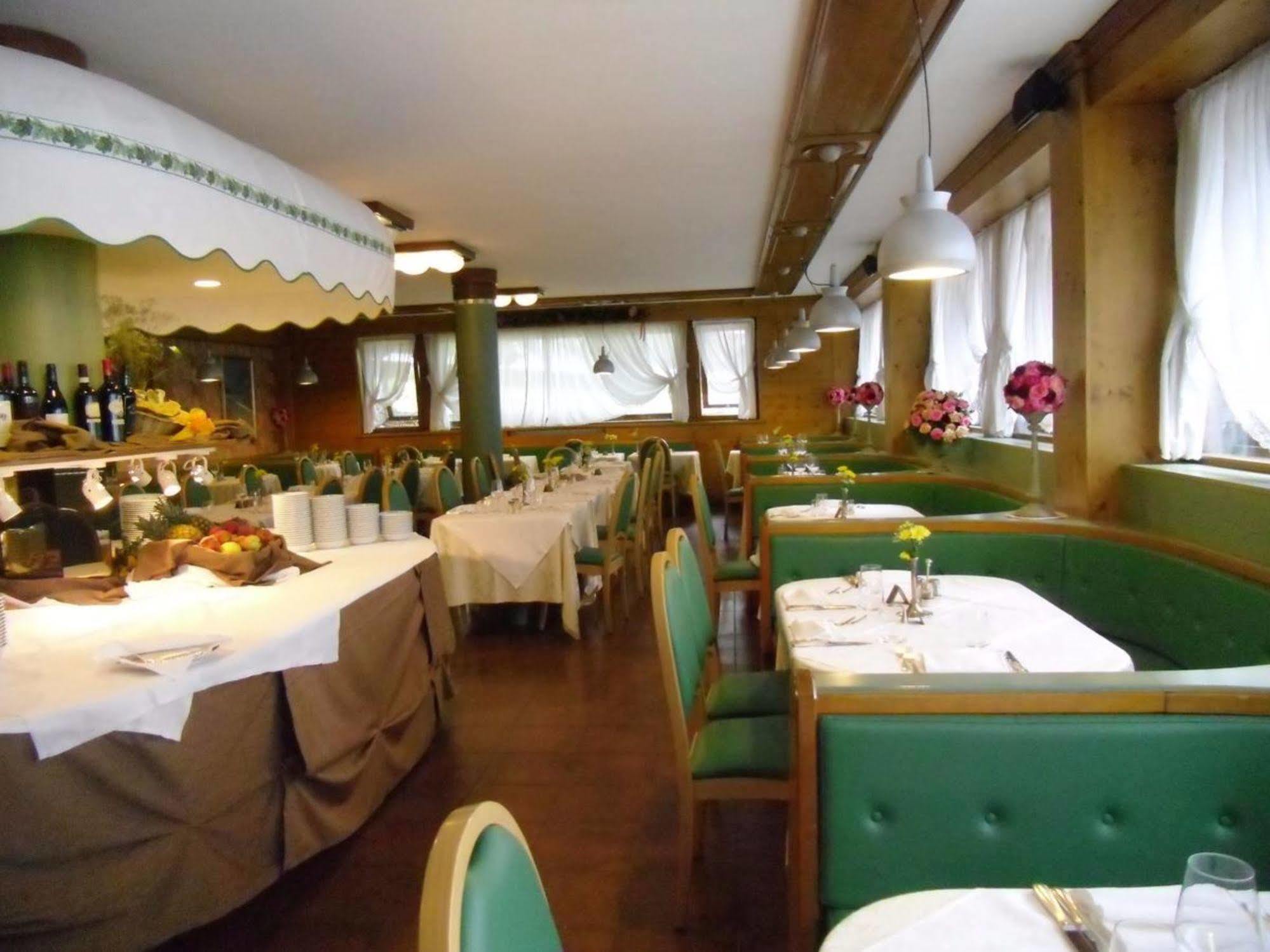 Hotel Majoni Cortina dʼAmpezzo Exterior foto